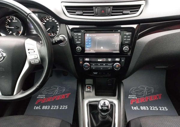 Nissan Qashqai cena 63900 przebieg: 72000, rok produkcji 2016 z Międzyzdroje małe 407